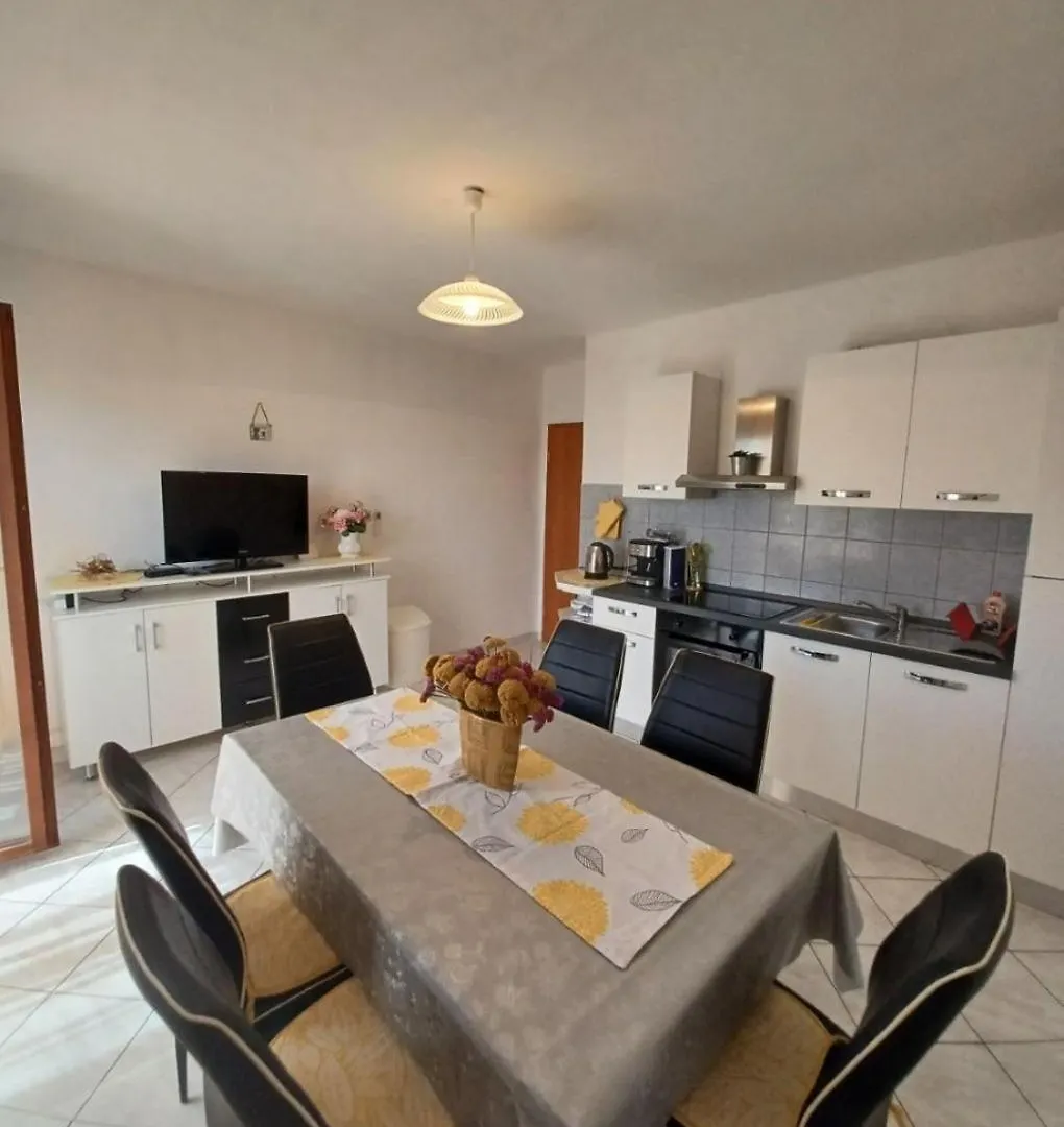 Apartment Marijica 0*, Trogir Croatia